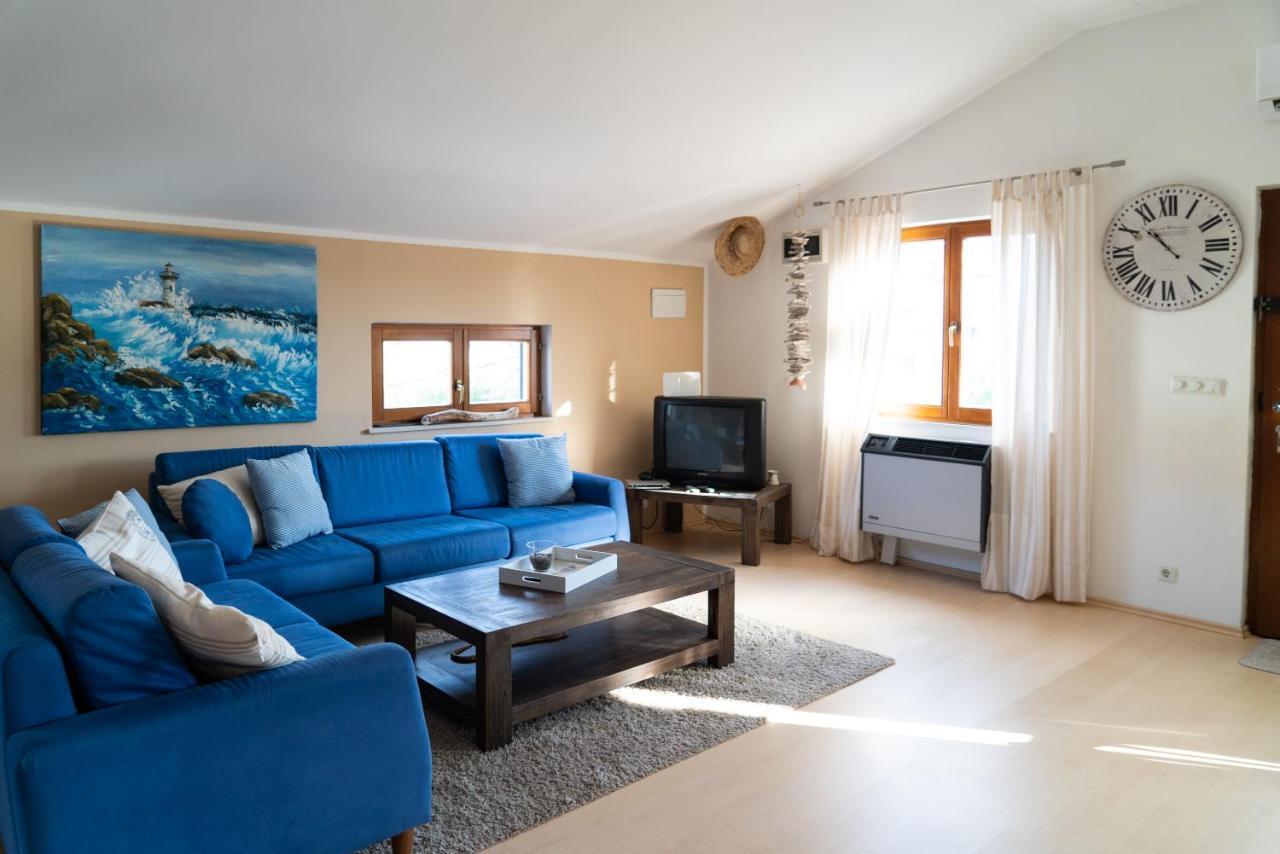 Ferienwohnungen VI La Mare With Heated Pool Zadar Bagian luar foto