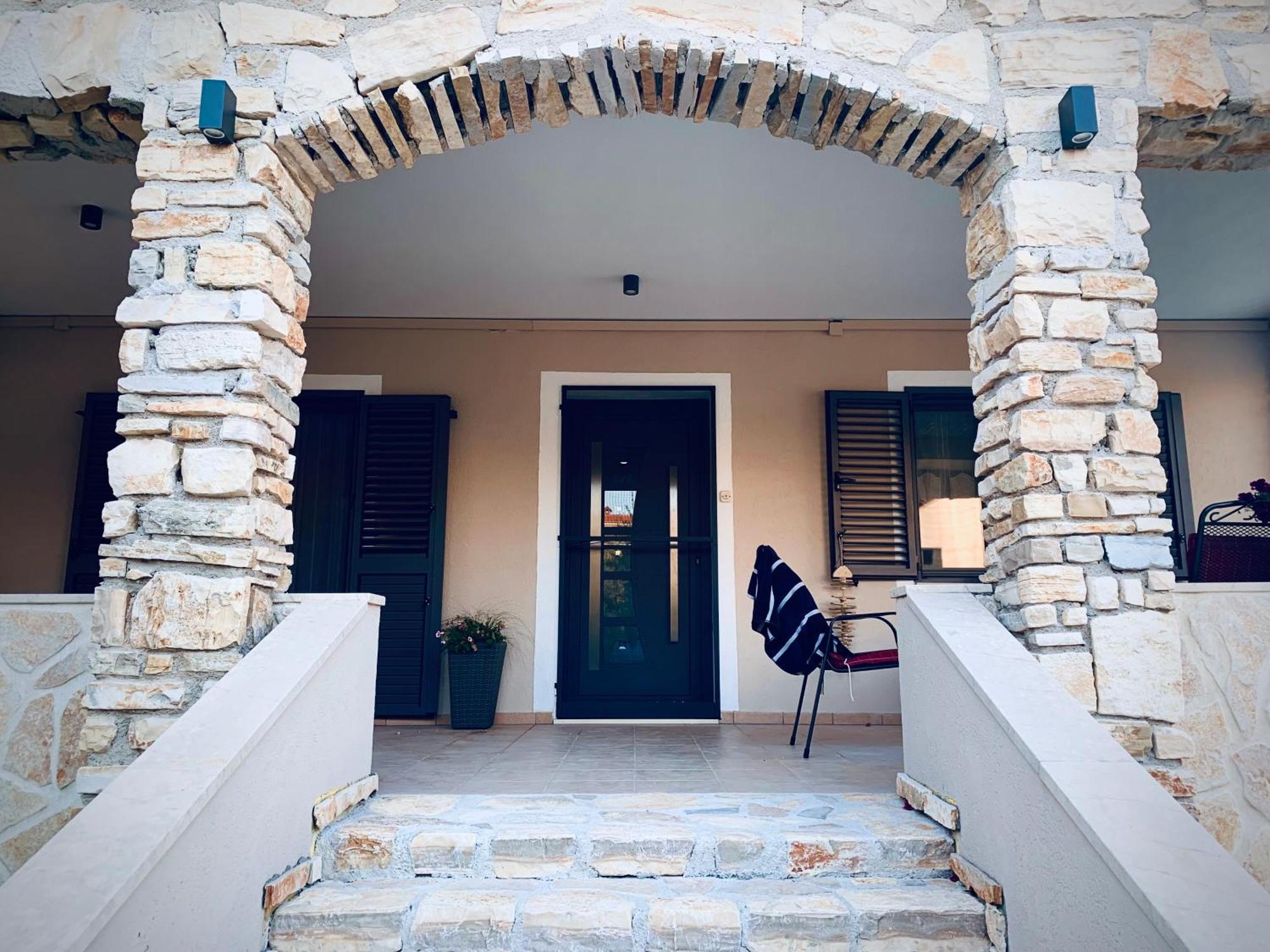 Ferienwohnungen VI La Mare With Heated Pool Zadar Bagian luar foto