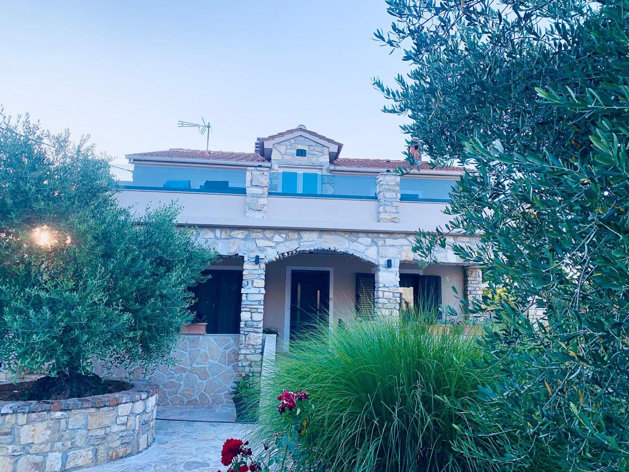 Ferienwohnungen VI La Mare With Heated Pool Zadar Bagian luar foto