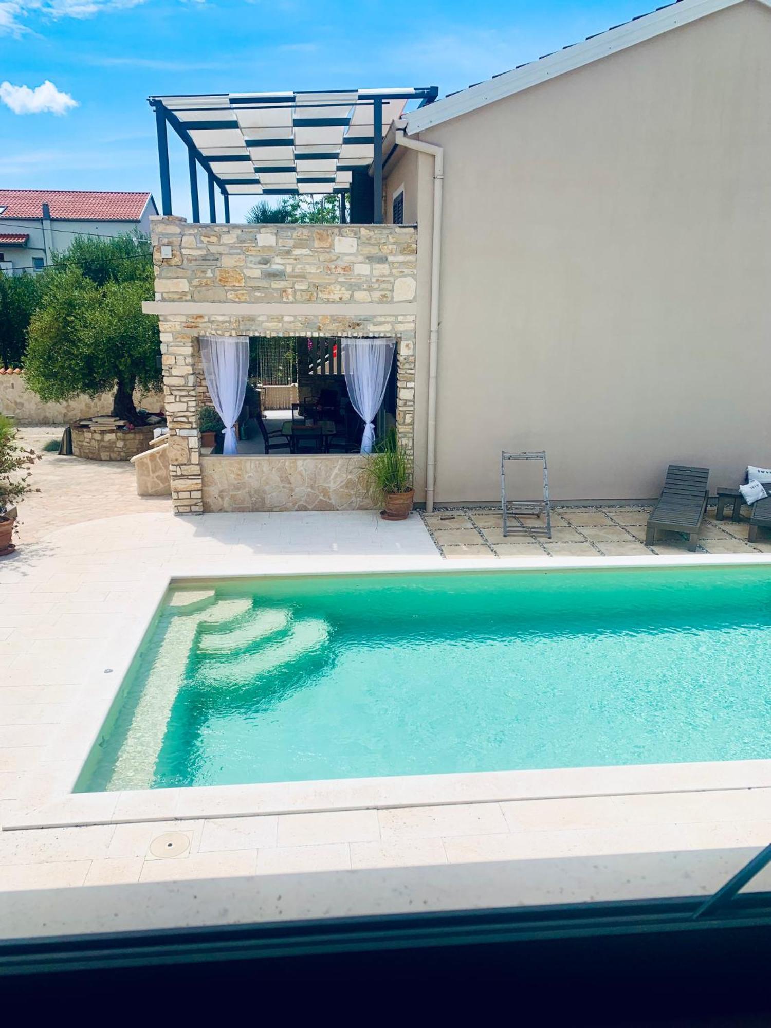 Ferienwohnungen VI La Mare With Heated Pool Zadar Bagian luar foto